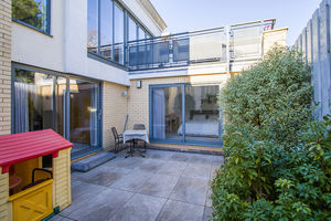 Photo 25- click for photo gallery